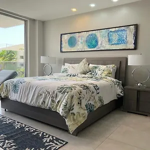 Apartment Luxurious Beachfront In O, Palm Beach